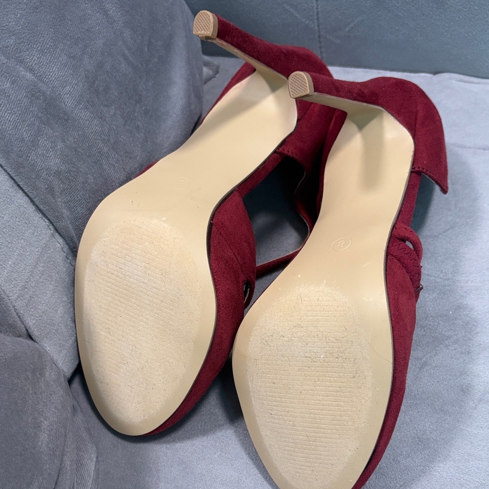 Journee Collection Women’s Burgundy Suede Double-Strap Mary Jane Heels - Picture 4 of 4